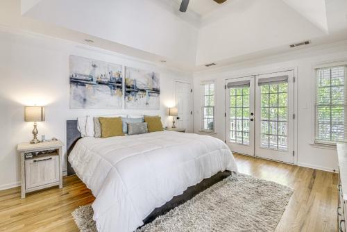 Walk to Mercedes-Benz! Spacious Getaway in Atlanta in Vine City