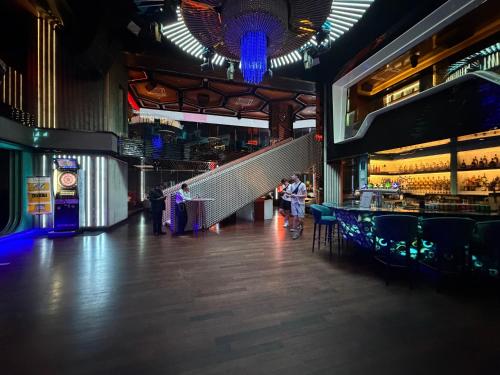 The platinum suites by ZYVO stay - image 12