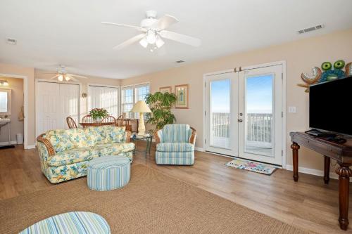 Katie Lous Place in Caswell Beach (NC)