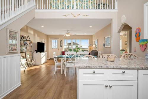 Katie Lous Place in Caswell Beach (NC)