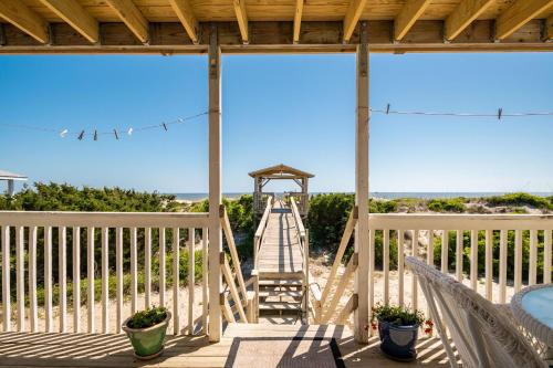 Katie Lous Place in Caswell Beach (NC)