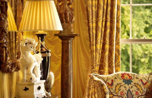 room detail thumbnail 2
