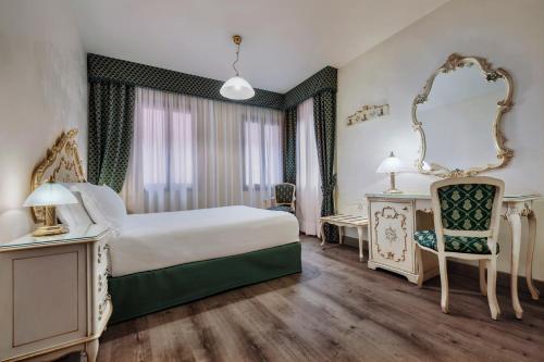 Hotel Commercio & Pellegrino - image 39