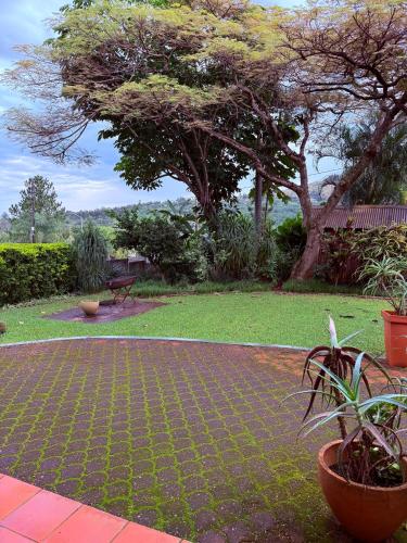 Ravenscroft Cottage Ezulwini - Stylish A-Frame Furnished Cottage in Mantenga in Lobamba
