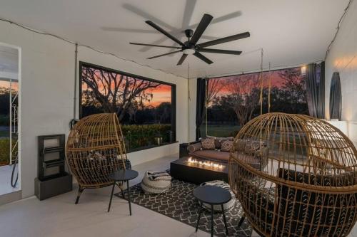 Welcome to Casa Tallman - Your Exclusive 3-Acre Private Retreat in Dundee (FL)