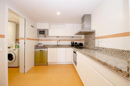 ห้องครัว, Apartment AMARA in บาเอีย โดราดา