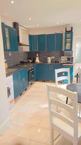 Glory Room Ensuite - Slough