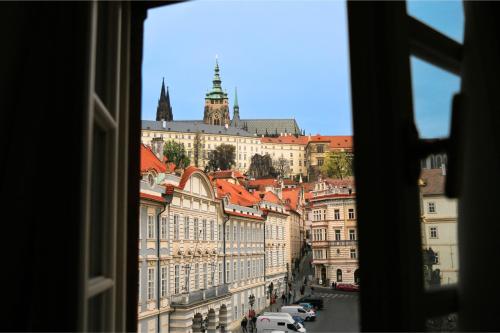 Three Golden Crowns Apartments - image 14