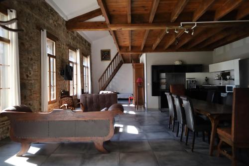 3 bedrooms, 6 beds