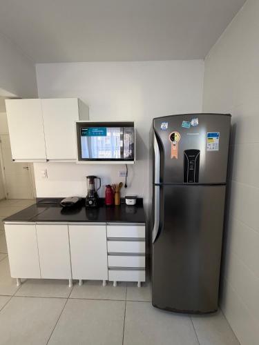 Apartamento em Ubatuba 2 Quartos com Ar e Churrasqueira 700m da Praia Itagua Garagem in ปรายา โด อิตากวา