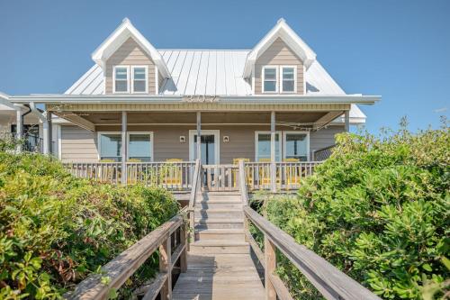 Linger Longer in Caswell Beach (NC)