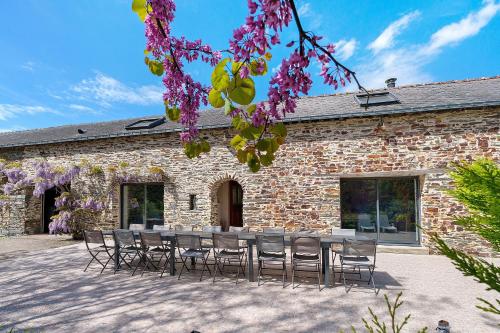 Viesnīcas āriene, Grand Gîte Le Jeanneau Spa 15p (Grand Gite Le Jeanneau Spa 15p) in Bonnoeuvre ciems