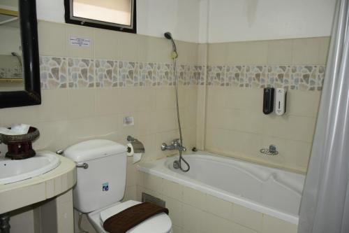 room detail thumbnail 2