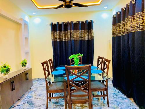 Moon light guesthouse in Rawalpindi