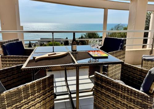 Vue mer, 2 chambres terrasse piscine et garage