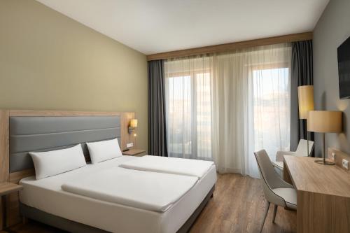 Verdi Grand Hotel - image 40