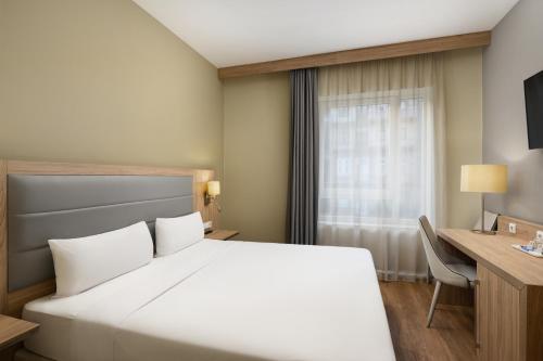Verdi Grand Hotel - image 29