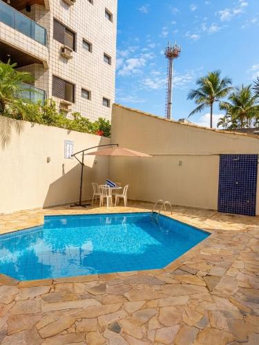 100m da Praia da ENSEADA l Piscina l 2Qts com Suíte l Wi-Fi & Garagem – khách sạn tại Vila Julia