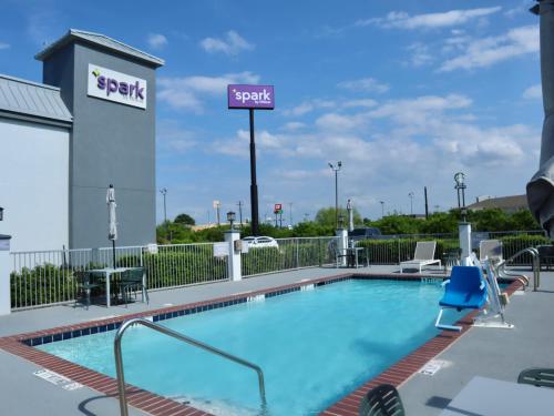 Red Roof Inn Terrell - image 22