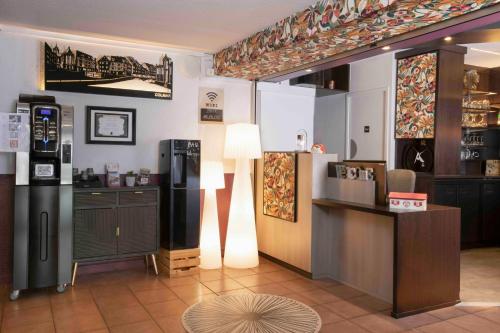 Vestíbulo, Hotel Arc-En-Ciel Colmar Contact Hotel in Colmar City Center