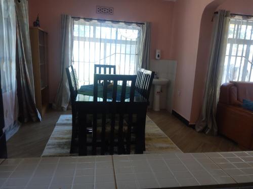 Cae Cozy Home in Karatu