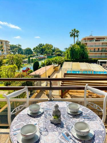Dolce Vita Piscine Tennis et Plage a Pied