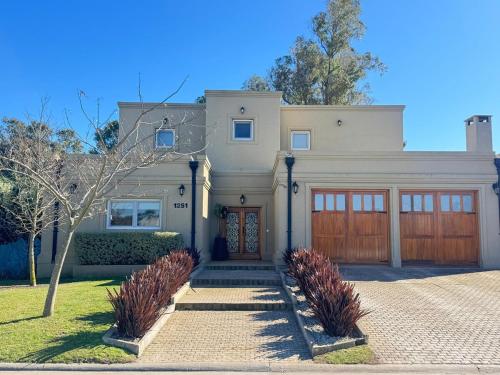 La Aurelia House