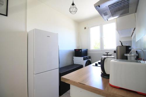 La Colline - Pont-Hebert - com - Grand Parking gratuit, De 1 a 4 personnes, Tout equipe, Netflix, Am in Pont-Hébert
