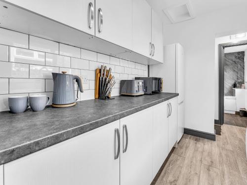 Spacious 3BR Contractors and Working Professionals in 哈茨希尔