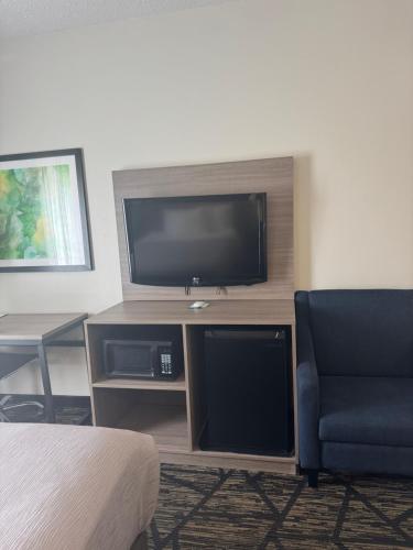 Quality Inn Lake City - image 44
