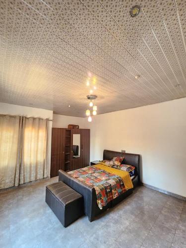 S & J Lodge with high speed Starlink WiFi in Tamale