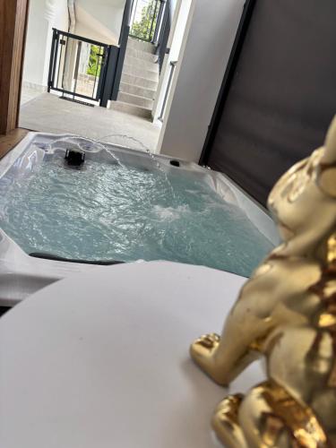 Golden Dream Suites la Suite Gold in กาปสแตร์ แบลโล