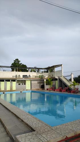 Úszómedence, Hôtel Résidence Segmad de Kribi (Hotel Residence Segmad de Kribi) in Kribi