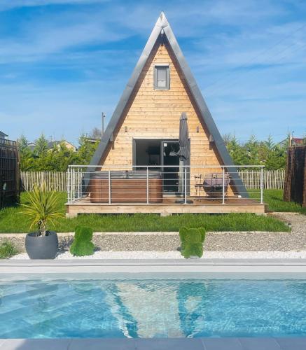Lodge Lady Tipi 2 avec jacuzzi et piscine in Chavanges