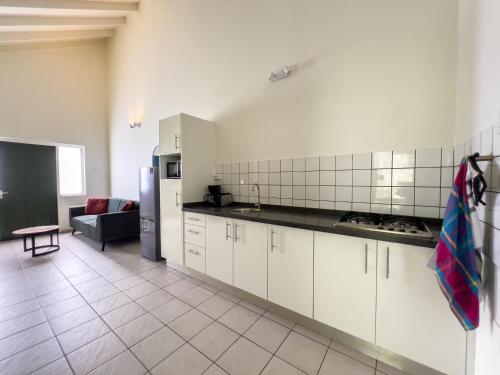 two bedroom Tropical Hideaway - The green flamingo in Willibrordus