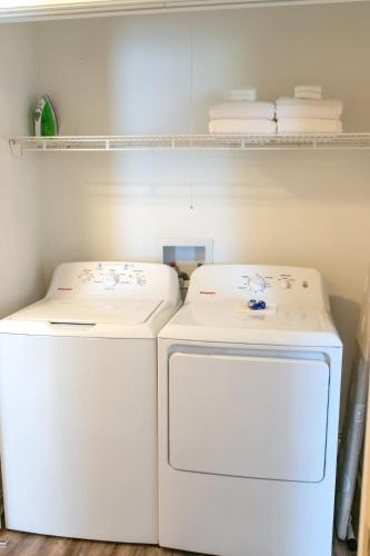 Quiet and Comfortable 2 BD in Duplex in Salem (IN)