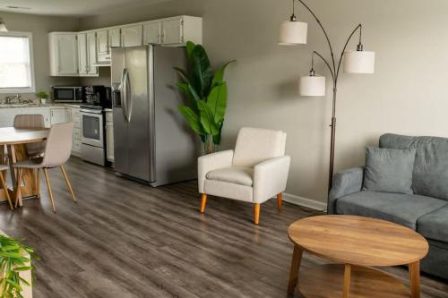 Quiet and Comfortable 2 BD in Duplex in Salem (IN)