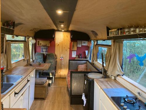Le Bus de la Forêt (Le Bus de la Foret) in Iffendic