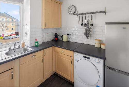 Modern Brixton 2 Bed Apartment with Free Gated Parking - image 12