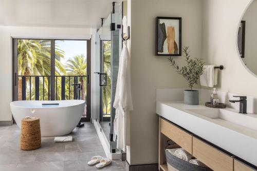 Embassy Suites Napa Valley - image 33