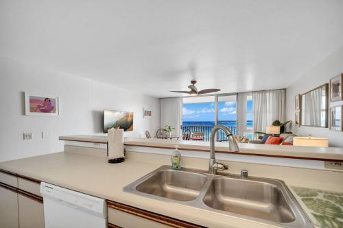 Oceanfront 1bd 1ba Walk to Shops Restaurants 215 - image 4