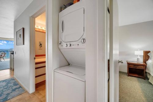 Oceanfront 1bd 1ba Walk to Shops Restaurants 215 - image 6