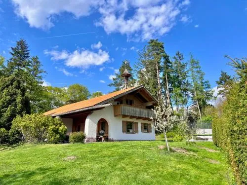 Ferienhaus Eichenseer Gallzein - Alleinlage mit Garten, Wald & Bergblick in Gallzein, Österreich