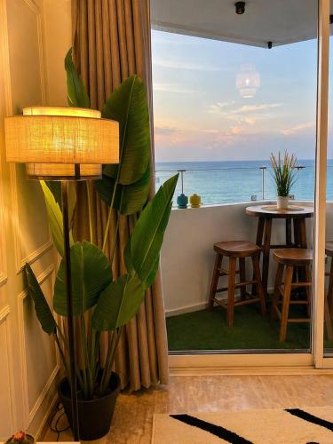 Ocean View Apartment Corniche Sunsets – khách sạn tại El Akkari