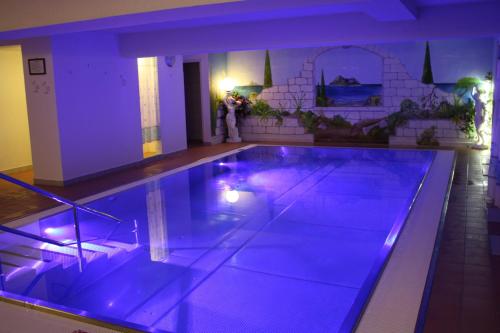 Swimming pool, Hotel-Residenz Immenhof in Maikammer