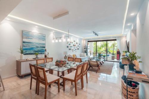 Portillo Residences 2BR apartment pool and beach – khách sạn tại Abra Grande