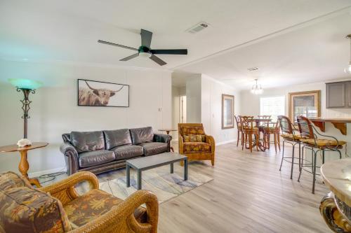 Near Rocket Launches & Beaches! Cocoa Family Home