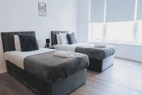 3 bedrooms, 6 beds