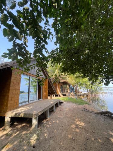 La mangrove braffédon (La mangrove braffedon) in Grand-Lahou
