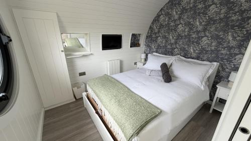 Oak Lodge - Riverbank Lodges in Томатін